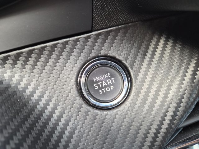 PEUGEOT 2008 usata, con Servosterzo