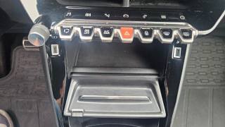 PEUGEOT 2008 usata, con Specchietti laterali elettrici