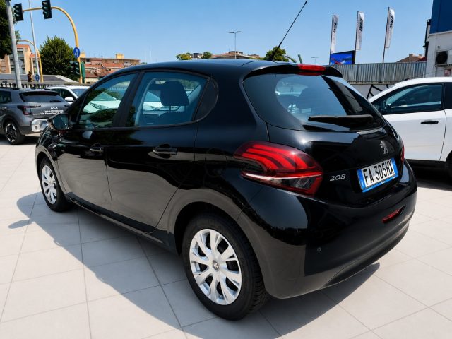 PEUGEOT 208 usata, con Autoradio