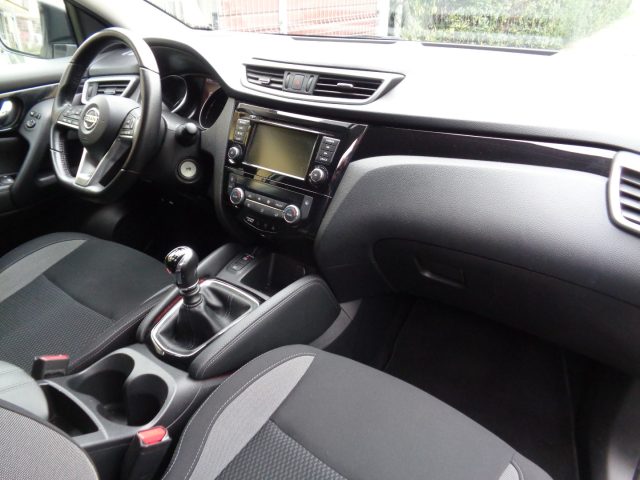 NISSAN Qashqai usata, con Controllo automatico clima