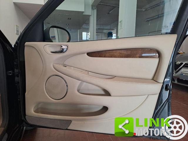 JAGUAR X-Type usata 25