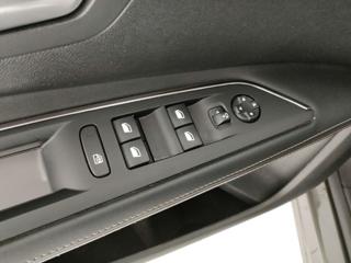 PEUGEOT 3008 usata, con Volante in pelle
