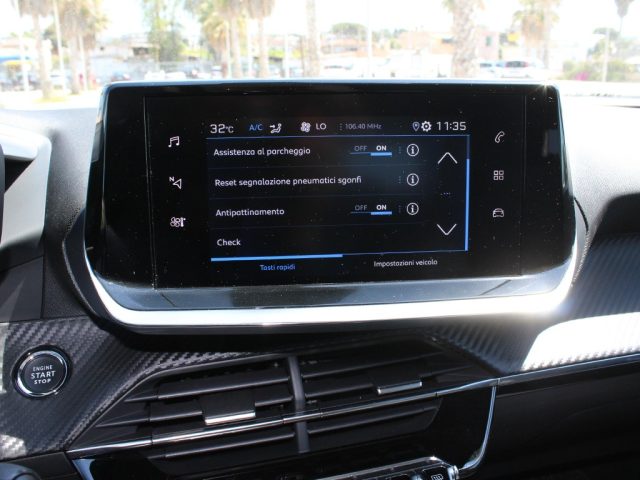 PEUGEOT 2008 usata, con Autoradio digitale