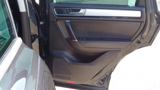 VOLKSWAGEN Touareg usata, con Pneumatici quattro stagioni