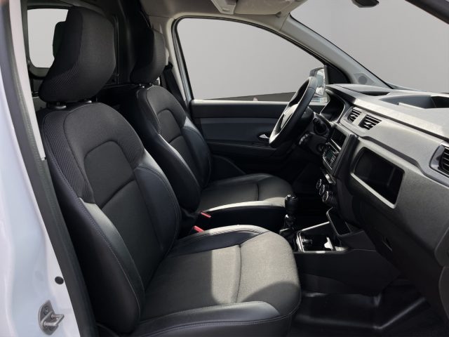 RENAULT Express usata, con Autoradio digitale