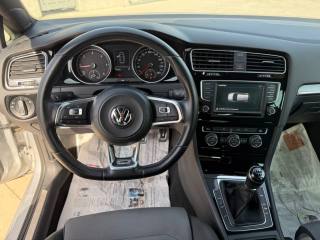 VOLKSWAGEN Golf usata, con Airbag testa