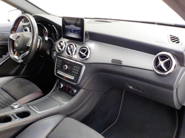 MERCEDES-BENZ GLA 200 usata, con Sistema di navigazione
