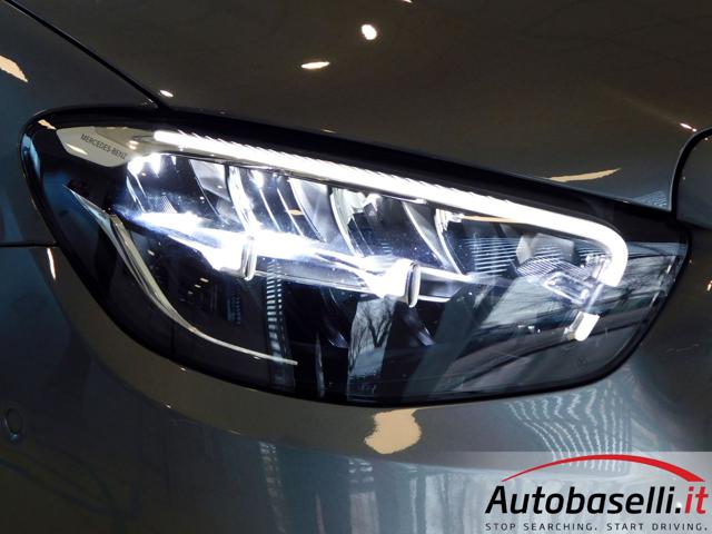 MERCEDES-BENZ E 220 usata, con Fari LED