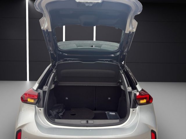 OPEL Corsa usata, con Autoradio digitale