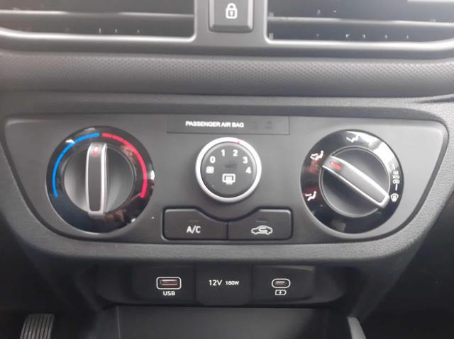 HYUNDAI i10 usata, con Park Distance Control