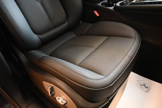 PORSCHE Macan usata 140