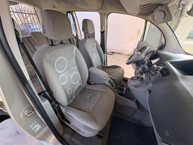 RENAULT Kangoo usata 27