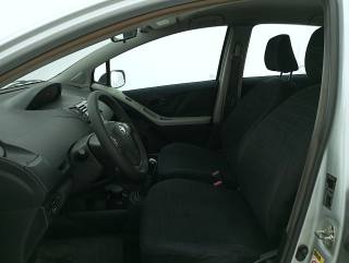 TOYOTA Yaris usata, con Sedile posteriore sdoppiato