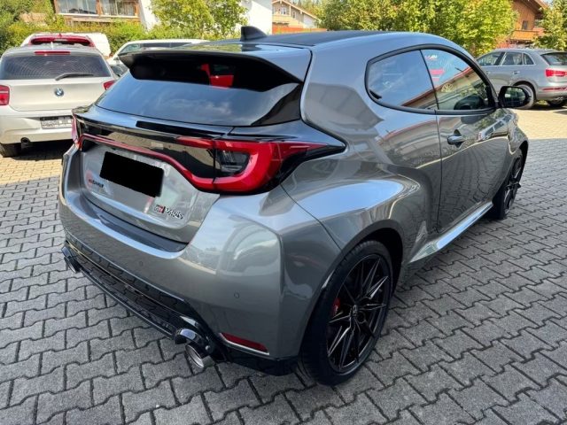 TOYOTA Yaris usata, con Autoradio