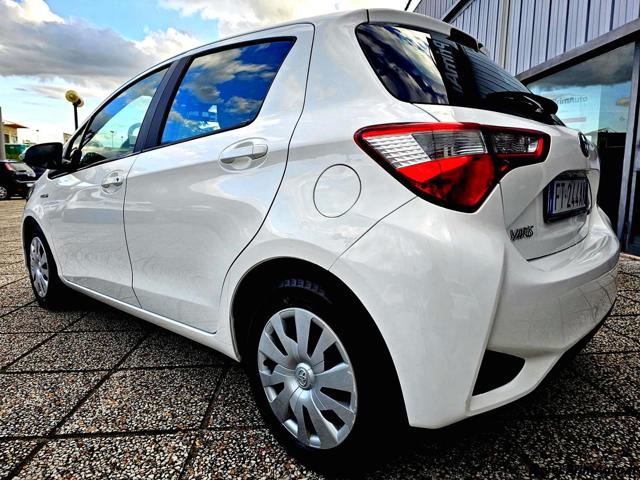 TOYOTA Yaris usata, con Autoradio