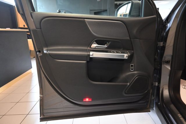 MERCEDES-BENZ GLB 180 usata 106