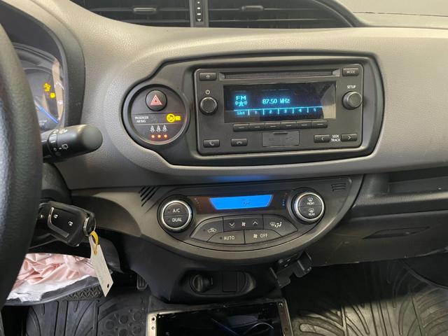 TOYOTA Yaris usata, con Specchietti laterali elettrici