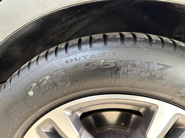 MERCEDES-BENZ E 200 usata, con Volante riscaldabile