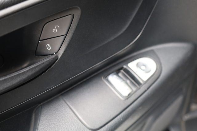 MERCEDES-BENZ Vito usata, con Ruota di riserva