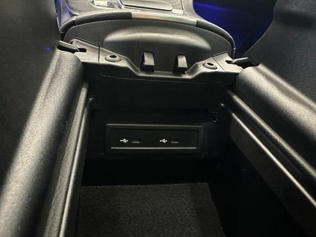 MERCEDES-BENZ E 300 usata, con Sistema di chiamata d