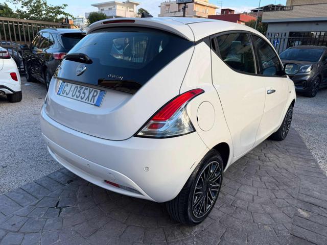 LANCIA Ypsilon usata, con Autoradio