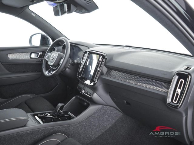 VOLVO XC40 usata 11