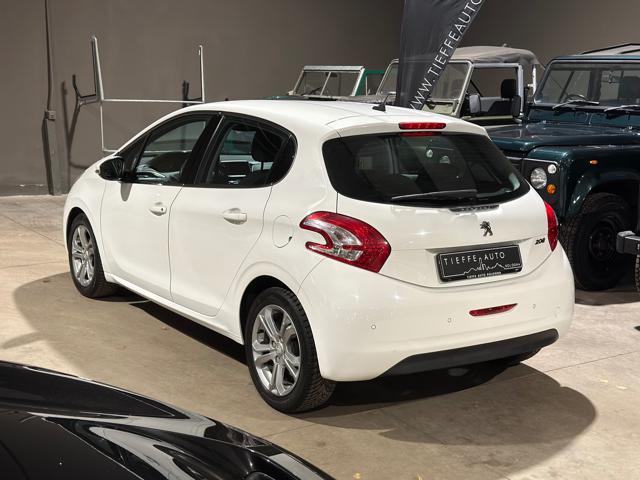 PEUGEOT 208 usata, con Autoradio