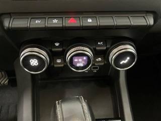 RENAULT Arkana usata, con Hill holder