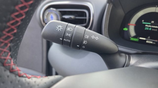 TOYOTA Yaris usata, con Sedili sportivi