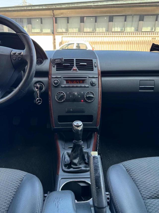 MERCEDES-BENZ A 180 usata, con Chiusura centralizzata