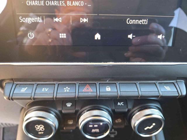 RENAULT Captur usata, con Volante in pelle