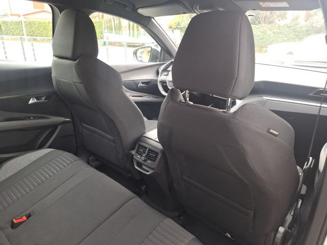 PEUGEOT 3008 usata, con Telecamera per parcheggio assistito