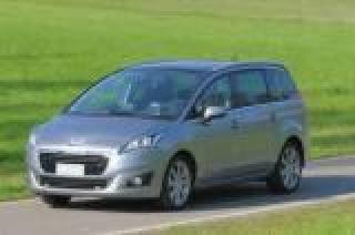 PEUGEOT 5008 usata, con Airbag