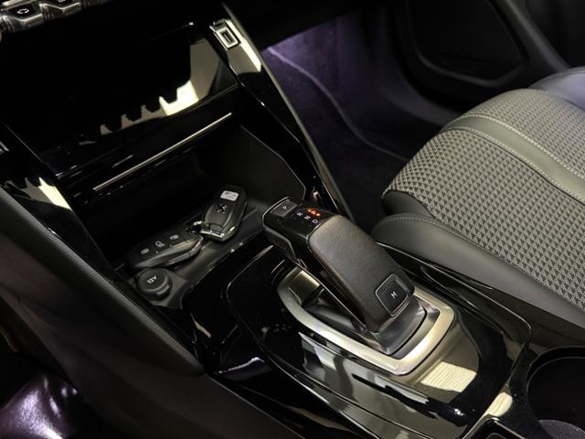 PEUGEOT 2008 usata, con Touch screen