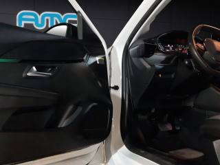 PEUGEOT 208 usata, con Volante in pelle