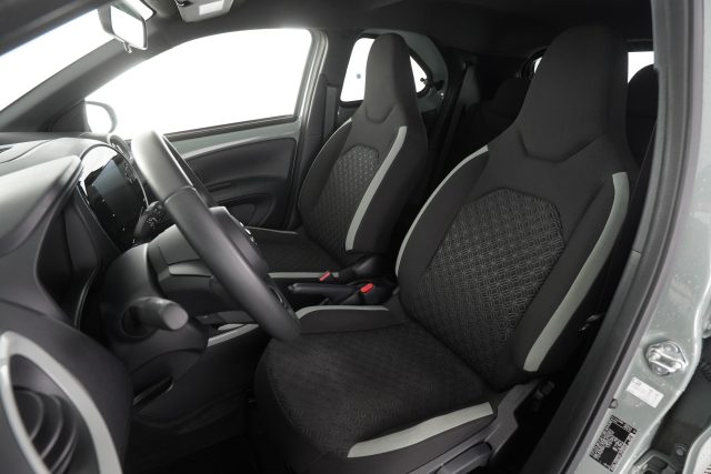 TOYOTA Aygo X usata 2