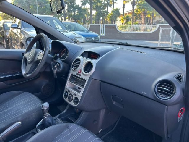 OPEL Corsa usata, con Climatizzatore