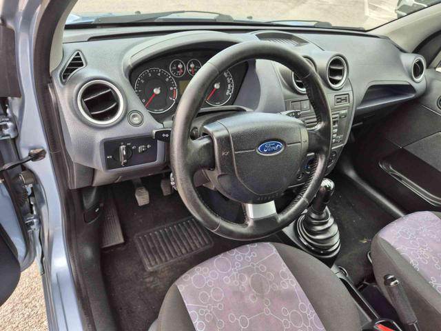FORD Fiesta usata, con Autoradio