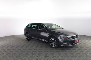 VOLKSWAGEN Passat usata 1