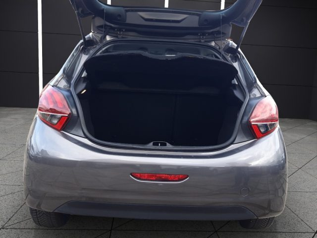 PEUGEOT 208 usata, con Volante multifunzione