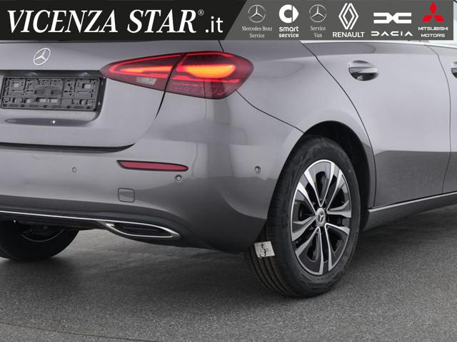 MERCEDES-BENZ A 180 usata, con Controllo automatico clima