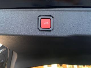 JEEP Avenger usata, con USB