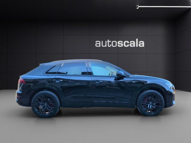 AUDI Q8 usata, con Chiusura centralizzata