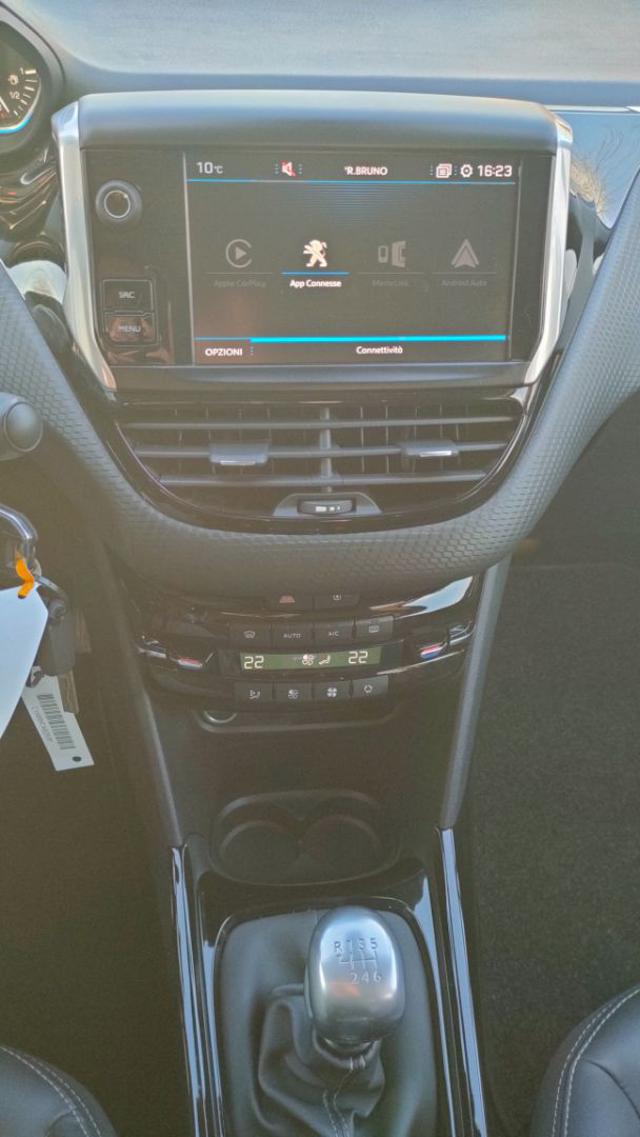 PEUGEOT 2008 usata, con Isofix
