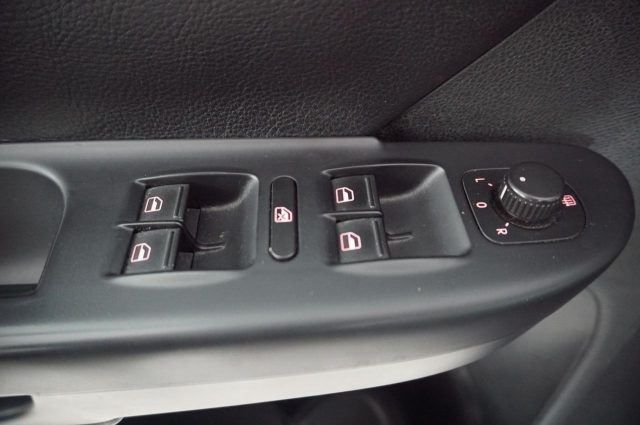 VOLKSWAGEN Passat usata, con Lettore CD