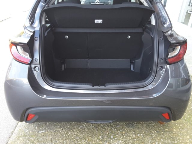 MAZDA 2 usata, con Sensori di parcheggio posteriori