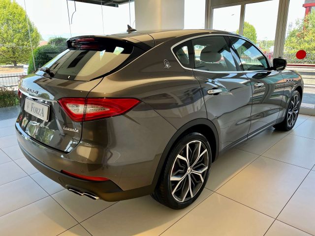 MASERATI Levante usata, con Fendinebbia