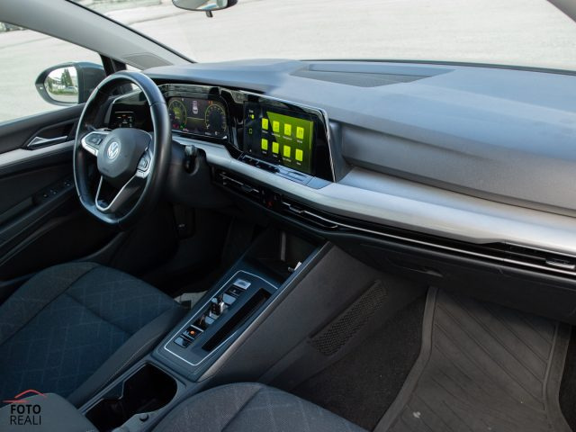 VOLKSWAGEN Golf usata, con Autoradio digitale