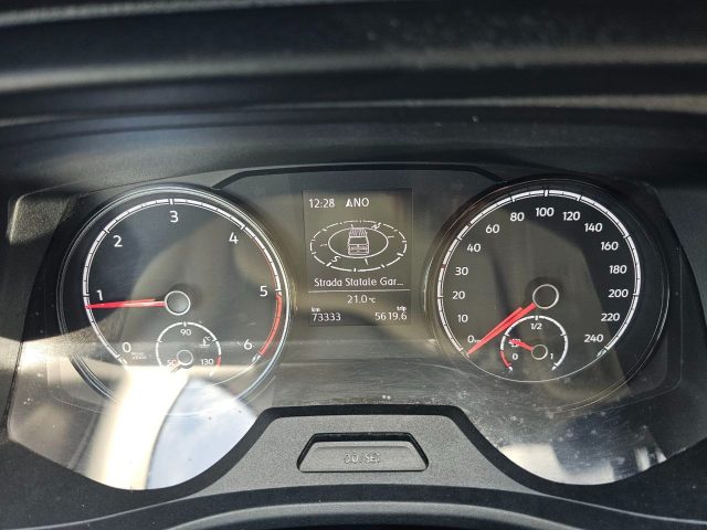 VOLKSWAGEN Caravelle usata 19