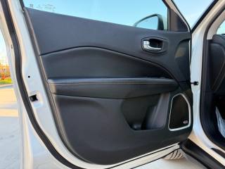 JEEP Compass usata, con Autoradio digitale